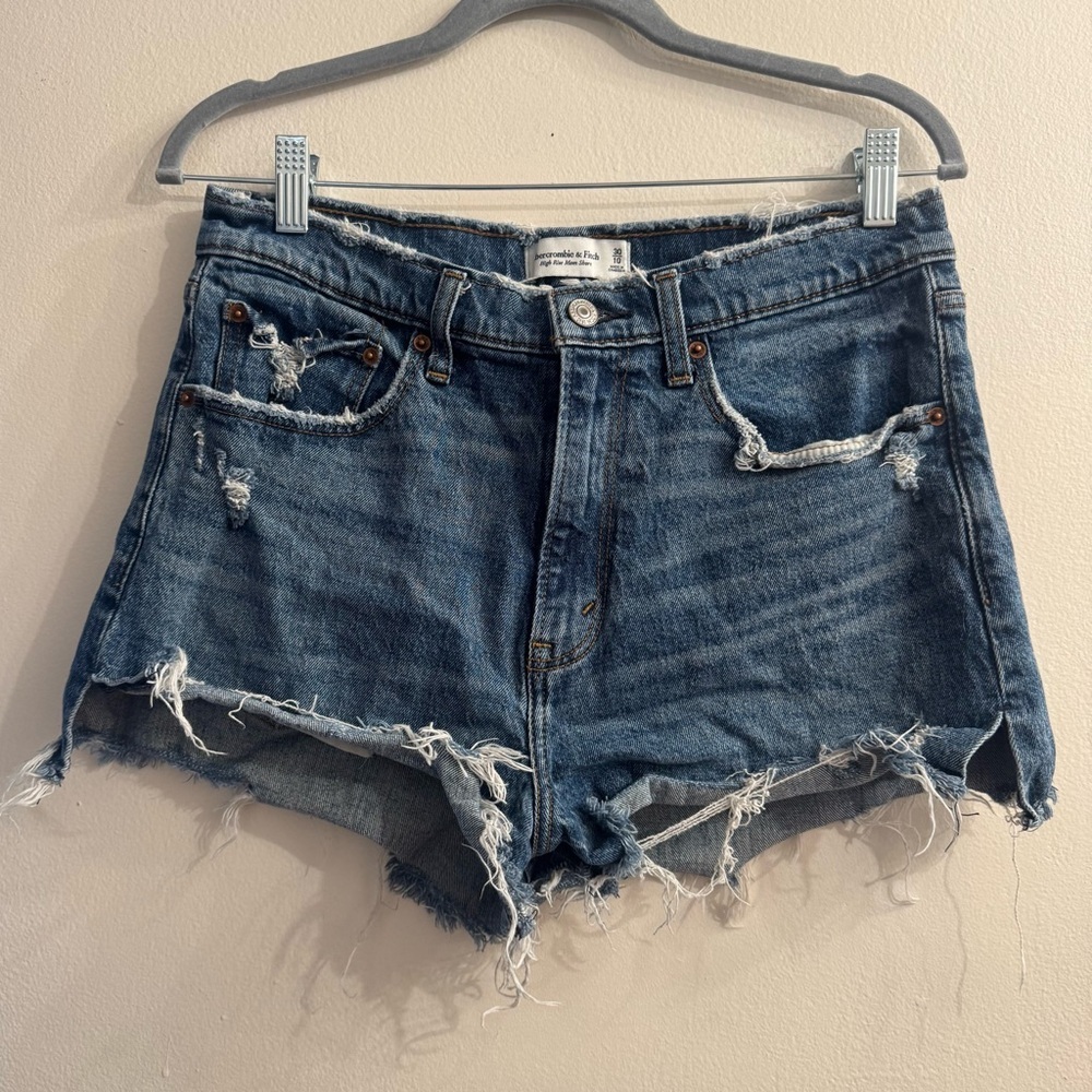 Abercrombie and Fitch Women’s High Rise Mom Denim Jean Shorts Size 30